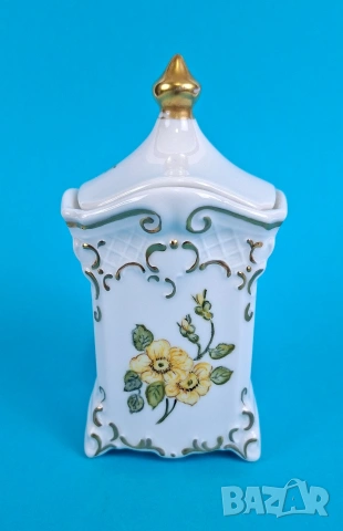 Порцеланова кутия/буркан, с ръчно рисуван букет и златни орнаменти