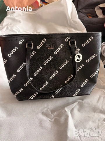 Guess дамска чанта , снимка 3 - Чанти - 47154640