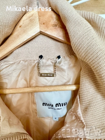 Прекрасно и много топло зимно яке от марката Miu Miu. Подходящо за студените дни на сезона.С,М,Л и Х, снимка 3 - Якета - 51939813