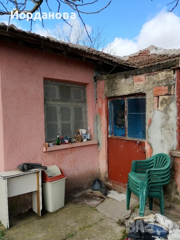 ЗАМЕНЯМ 67% ид. части от голям имот (1970 кв.м) в с. Синапово за апартамент