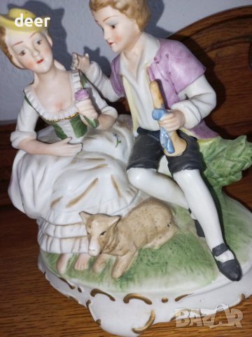 Красива порцеланова статуетка от Западна Европа, снимка 7 - Статуетки - 39383561