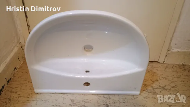 Чисто нова мивка за баня