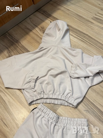 Дамски нов екип Nike - Sportswear Tech Dri-Fit ! М, 55 лв, снимка 10 - Спортни екипи - 51894773