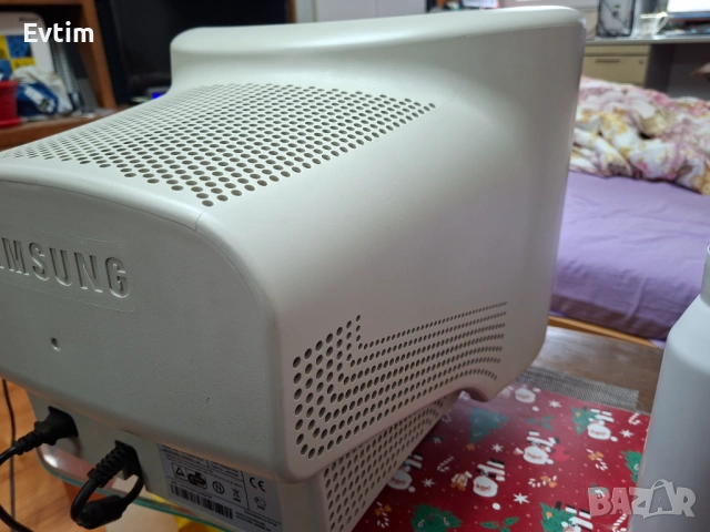 Монитор Samsung SyncMaster 797MB CRT 1920 x 1440 пиксела 43,2 см (17"). Супер рядък и колекционерски, снимка 4 - Монитори - 53368989