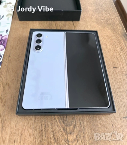 Samsung fold 5 / 512GB / светло син