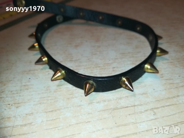 кожен нашииник с златни шипове-внос франция, снимка 3 - Колекции - 30315351