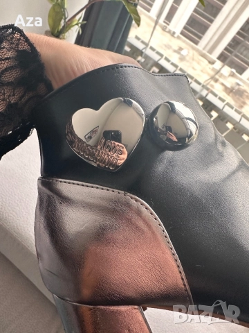 Боти Love Moschino, снимка 2 - Дамски боти - 52935282