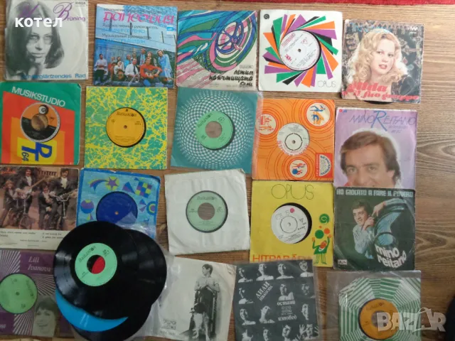 Продавам към 50броя сингъл плочи  / Различни жандрове, снимка 2 - Грамофонни плочи - 48996959
