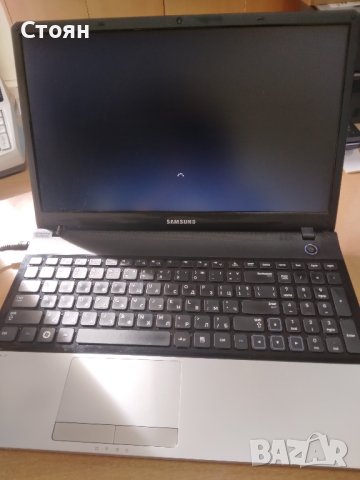 Лаптоп Samsung 300E, снимка 2 - Лаптопи за дома - 42835266