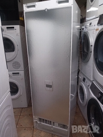 Като нов комбиниран хладилник с фризер Liebherr No Frost WI -FI 2 години гаранция!, снимка 9 - Хладилници - 54002833