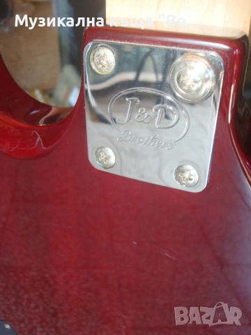 Електрическа китара с калъф, снимка 13 - Китари - 54121598