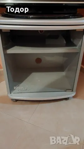 Масичка за телевизор въртяща, снимка 2 - Стойки, 3D очила, аксесоари - 50329880