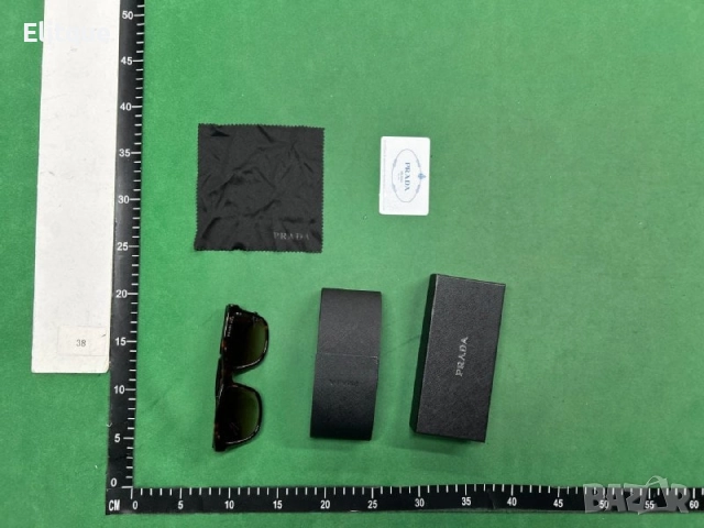 очила с черен обикновен калъф и ув защита prada, снимка 2 - Слънчеви и диоптрични очила - 52713827