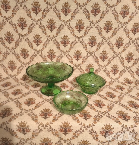 Лот стари стъклени предмети 