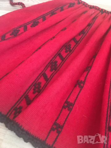 Детска вълнена престилка за носия, снимка 2 - Антикварни и старинни предмети - 51042737