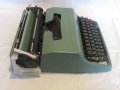Продавам портативна пишеща машина  Olivetti Lettera 22, снимка 2