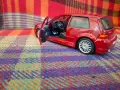 Volkswagen Golf R32 1:24 – червен, метален модел, снимка 3