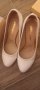 Нови бели обувки, снимка 1 - Дамски обувки на ток - 40474426