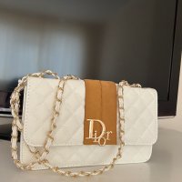 Стилна бяла чанта Dior, снимка 1 - Чанти - 44490380