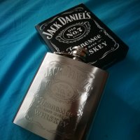 Манерка Jack Daniel`s ( Метална бутилка ), снимка 2 - Подаръци за рожден ден - 29194409