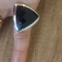 Сребърен пръстен с голям триъгълен черен камък внос от Дубай, снимка 4 - Пръстени - 38757821