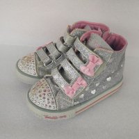 Светещи обувки за момиче Skechers, 26 номер , снимка 2 - Детски маратонки - 40852712