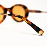DSQUARED2 🍊 Дамски огледални слънчеви "TIGER’S EYE" очила нови с кутия, снимка 9 - Слънчеви и диоптрични очила - 40678901