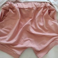 Дамски комплект , снимка 4 - Къси панталони и бермуди - 29964647