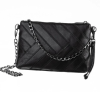 Модерна дамска чанта от ест. к. в елегантен дизайн с метлна дръжка за рамо тип синдцир 32/20см, снимка 1 - Чанти - 44750828