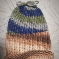 Ръчно плетени шапки, снимка 10 - Шапки - 42854025