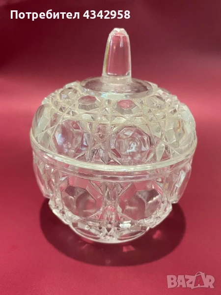 Anna Hutte Echt Bleikristall 24%. 1970г.Бонбониера във форма на ябълка., снимка 1