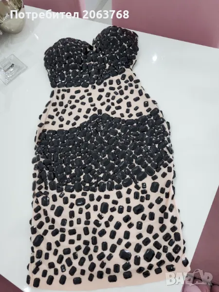 Елегантна рокля с черни камъни, снимка 1