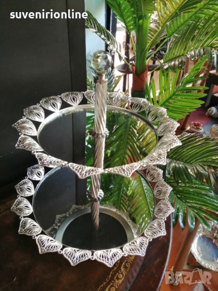 Метална стойка за сладкиши с огледална основа на 2 нива, снимка 1