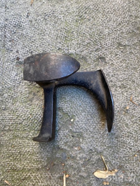 Продавам обущарска триола (наковалня), снимка 1