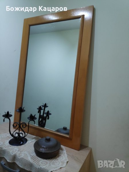 Масивно ,старо огледало, със следи от употреба.  Размери: Височина- 82см. с рамката, 69  см. без нея, снимка 1