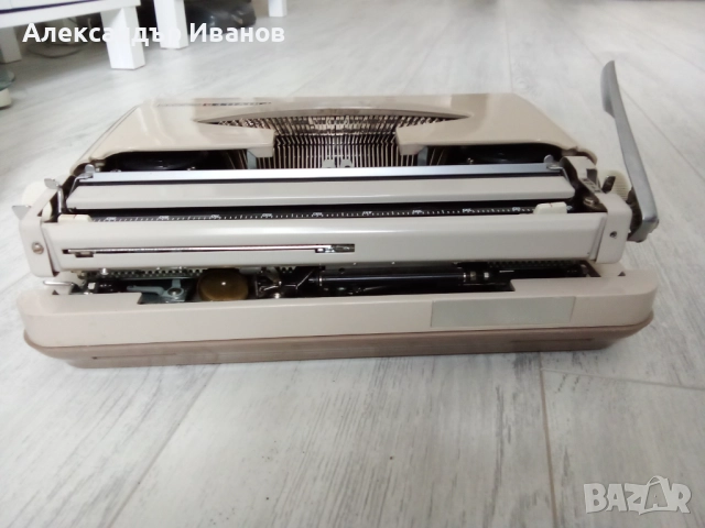 Японска пишеща машина PRIVILEG 1972 г., снимка 6 - Антикварни и старинни предмети - 51941791