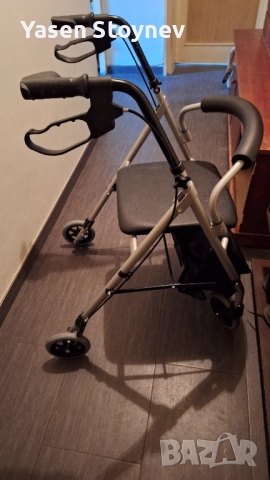 Лек и сгъваем ролатор / проходилка със седалка Mobilux W-012, снимка 2 - Ролатори - 52441043