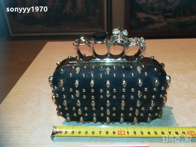 КУЛТОВА чанта/бокс с много черепи-внос германия 0203210804, снимка 5 - Колекции - 32007771