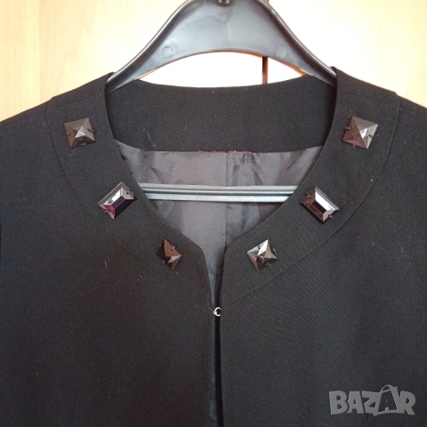 Късо сако с черни камъни, снимка 6 - Сака - 44601035