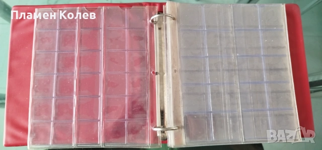 Продавам класьори за монети