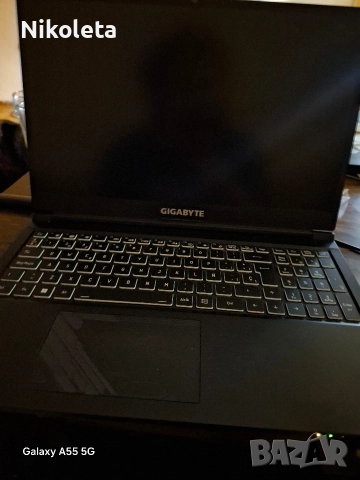 Продавам спешно гейминг лаптоп Gigabyte G5 KF , снимка 2 - Лаптопи за работа - 52902029