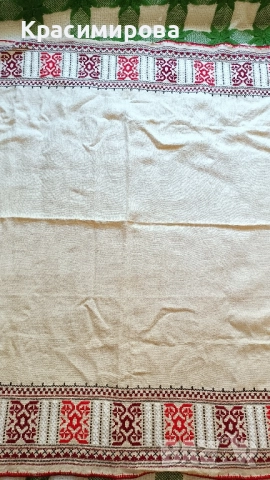 Ръчно бродирана покривка 130см/120см, снимка 2 - Покривки за маси - 52238076