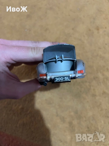 Количка burago mercedes 300 sl 1/24, снимка 5 - Колекции - 53328240