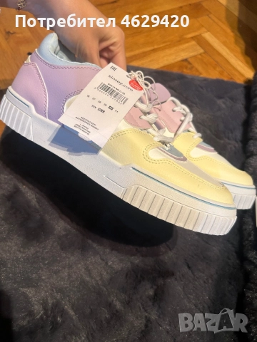 Чисто нови обувки с етикет