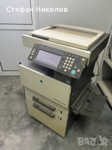 Kопирна машина Konica Minolta Bizhub C250, снимка 3 - Принтери, копири, скенери - 50769058