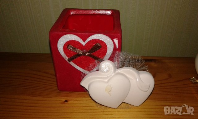  нова червена ваза и сърца