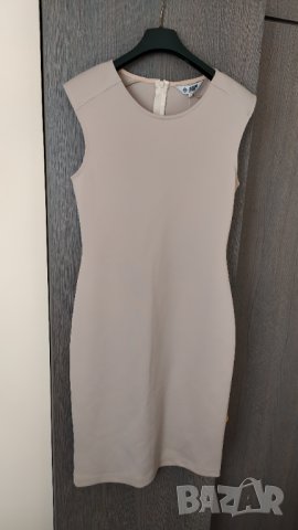 М, нова бежова рокля с етикет , снимка 2 - Рокли - 30173117