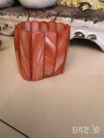 разпродажба Гривна ръчна изработка от масивни парчета сьомга  седеф