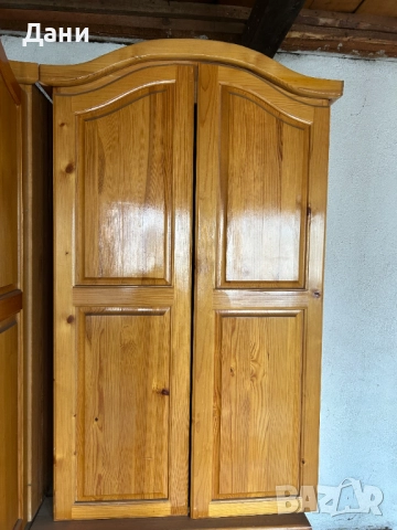 продавам гардероб -двукрил от масив