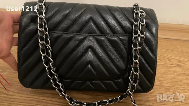 Chanel chevron black leather medium , снимка 5 - Чанти - 47778082